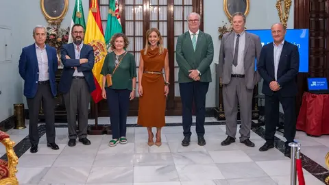 Almudena Mart&iacute;nez ha presidido la reuni&oacute;n celebrada en la Diputaci&oacute;n de C&aacute;diz