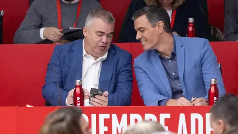 Pedro S&aacute;nchez, en una imagen de archivo junto a Santos Cerd&aacute;n (2)