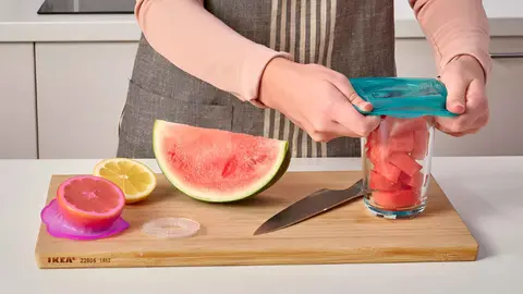 Juego de 3 campanas de alimentos de silicona multicolor, &Ouml;VERM&Auml;TT de Ikea