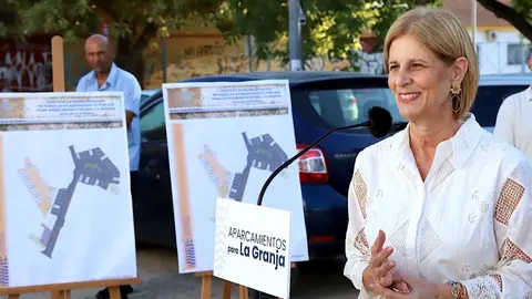 Garc&iacute;a-Pelayo presenta los nuevos aparcamientos de La Granja