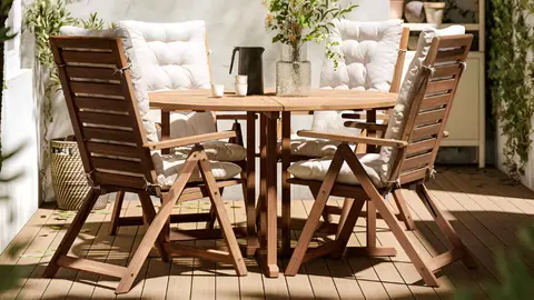 Conjunto de mesa y 4 sillas de la serie N&Auml;MMAR&Ouml; de Ikea