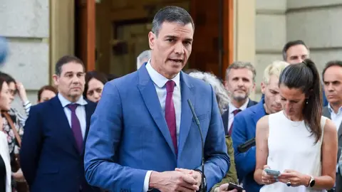 Pedro S&aacute;nchez, en el punto de mira por su falta de apoyo a la dependencia