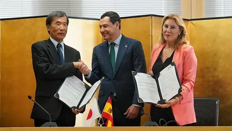 Juanma Moreno contin&uacute;a su visita por Jap&oacute;n