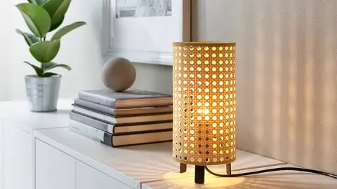 SAXHYTTANL&aacute;mpara de mesa de Ikea