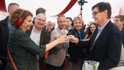 Mar&iacute;a Jes&uacute;s Montero, junto a Salvador Illa en una imagen de archivo