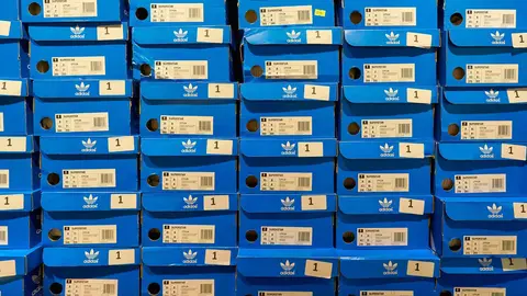 Cajas de zapatillas de Adidas