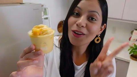 Auxi, en su canal PostresSaludables de Youtube, prepara un helado cremoso con solo 2 ingredientes