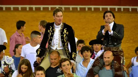 A hombros I Bre&ntilde;a