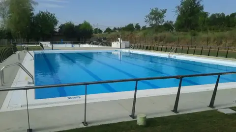 Imagen de archivo de una piscina