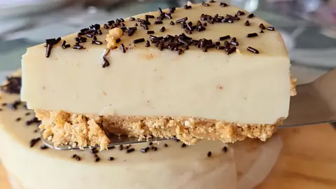 El postre fr&iacute;o de chocolate blanco sin horno que triunfa durante el calor del verano
