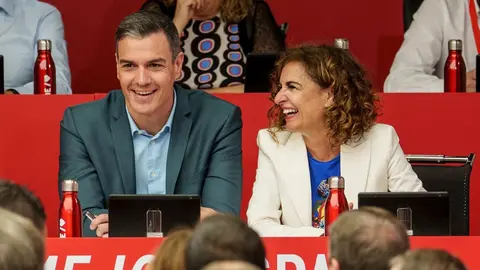 El PSOE andaluz, liderado por Mar&iacute;a Jes&uacute;s Montero, vuelve a sacar la cara por Pedro S&aacute;nchez