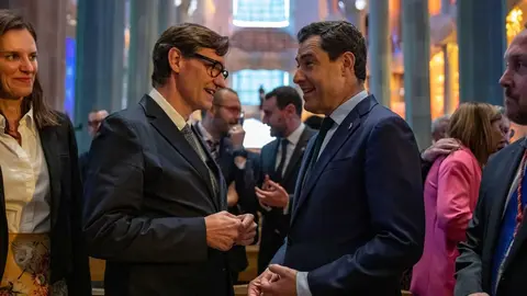 Juanma Moreno, junto a Salvador Illa