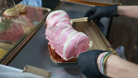 Uno de los dulces de La Familia | Cristo Garc&iacute;a