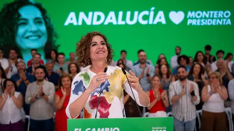 Mar&iacute;a Jes&uacute;s Montero en un mitin