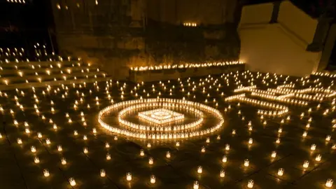 Arcos brillar&aacute; este s&aacute;bado a la luz de las velas