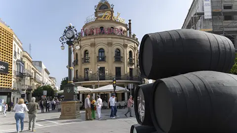 Personas paseando por el centro de Jerez