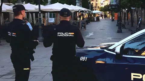 Agentes de Polic&iacute;a Nacional en el centro de Jerez