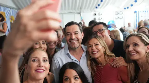 Juanma Moreno en la Feria de Almer&iacute;a