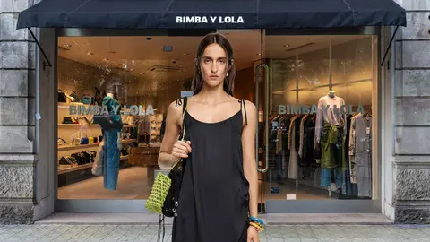 Vestido cruzado fluido encaje de Bimba y Lola
