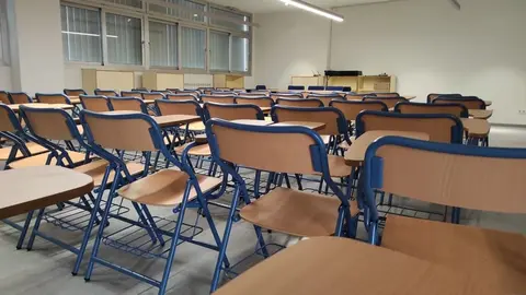 Interior de un aula de un colegio p&uacute;blico
