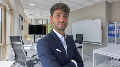 Andr&eacute;s Mill&aacute;n, abogado gallego, conocido como @lawtips en redes sociales