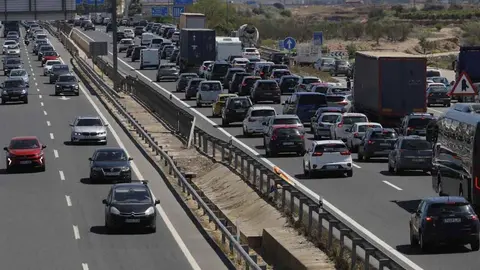 Las carreteras andaluzas soportar&aacute;n un gran tr&aacute;fico de veh&iacute;culos durante el &uacute;ltimo fin de semana de agosto