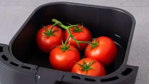 As&iacute; se prepara una crema de tomate asado con hierbas y especias en freidora de aire