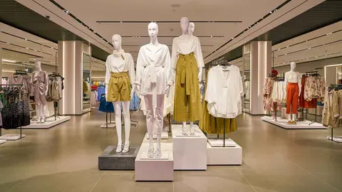 Interior de una tienda Zara