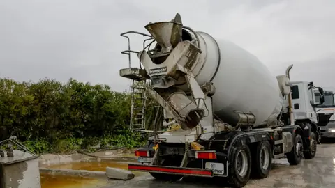 Imagen de archivo de un cami&oacute;n hormigonera