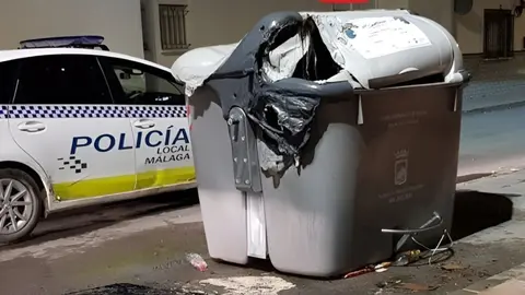 Contenedor quemado en M&aacute;laga