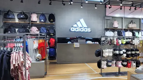 Tienda Adidas de moda para mujer y hombre