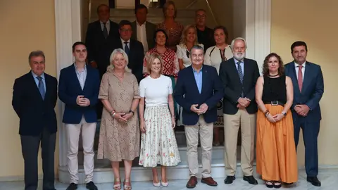 Antonio Sanz junto a los miembros del Gobierno Local en Jerez | C.G.