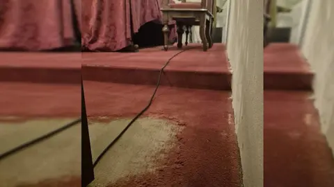 Alfombra desgastada del Cabildo Viejo en Jerez