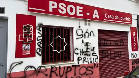 Mensajes e insultos contra Pedro S&aacute;nchez en Guadix