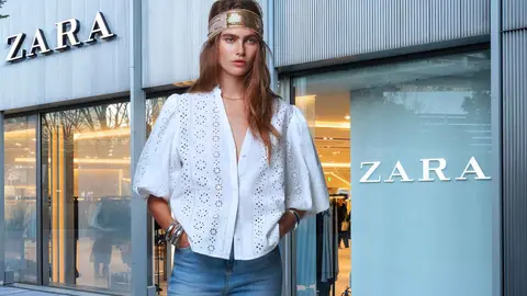 Camisa de bordados perforados y manga abullonada de Zara