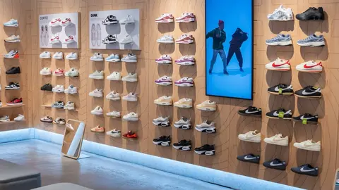 El Corte Ingl&eacute;s, Goya - Secci&oacute;n de calzado deportivo