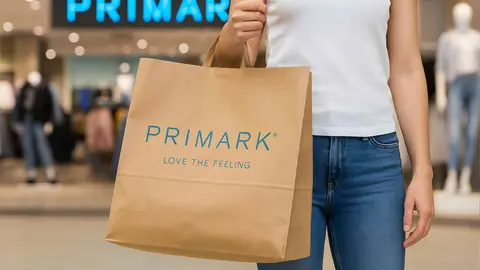 Bolsa de Primark en un centro comercial