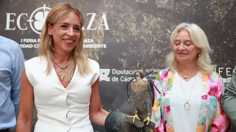 Almudena Mart&iacute;nez y Mercedes Colombo en la presentaci&oacute;n de Ecocaza | C.G.