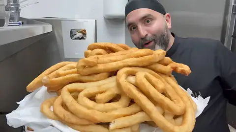 El truco del agua caliente que consigue churros m&aacute;s crujientes y porras m&aacute;s esponjosas