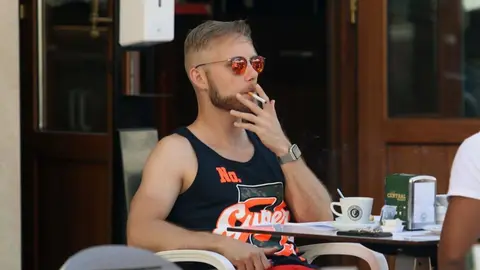 El Gobierno proh&iacute;be fumar y vapear en terrazas de bares y restaurantes