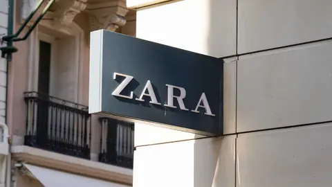 Exterior de una tienda de Zara - Inditex