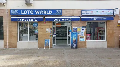 Administraci&oacute;n de Loter&iacute;a en la Avenida Lola Flores