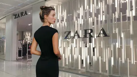 Vestido midi ajustado de Zara - Inditex