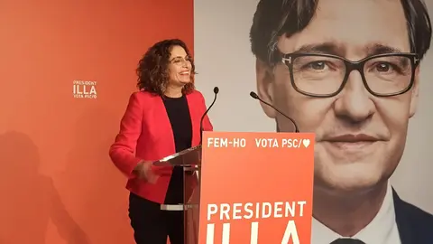 Montero en un mitin para apoyar a Salvador Illa