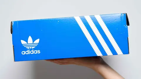 Caja de Adidas