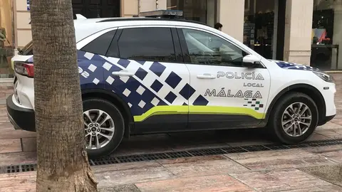 Un veh&iacute;culo de la Polic&iacute;a Local en M&aacute;laga