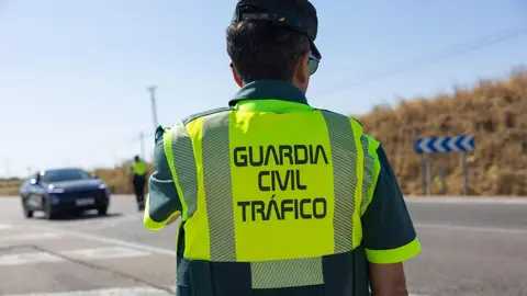Un guardia civil de tr&aacute;fico, en una imagen de archivo (5)