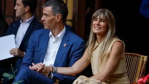 Pedro S&aacute;nchez, junto a Bego&ntilde;a G&oacute;mez en una imagen de archivo