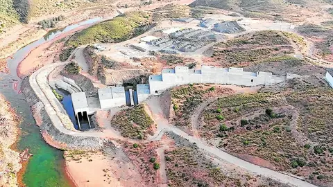 Vista a&eacute;rea del estado de la presa de Alcolea