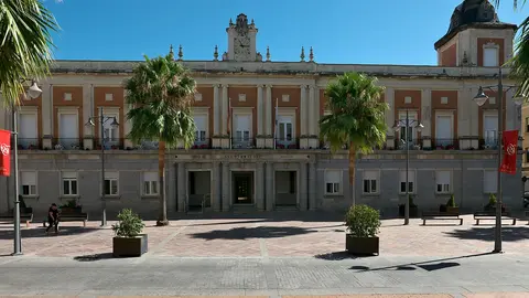 Fachada principal del Ayuntamiento de Huelva (1)